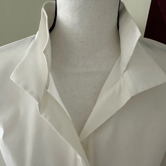 Elegant White Button-Up Shirt - Picture 2 of 9